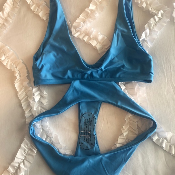 Blue Bikini - Picture 4 of 4